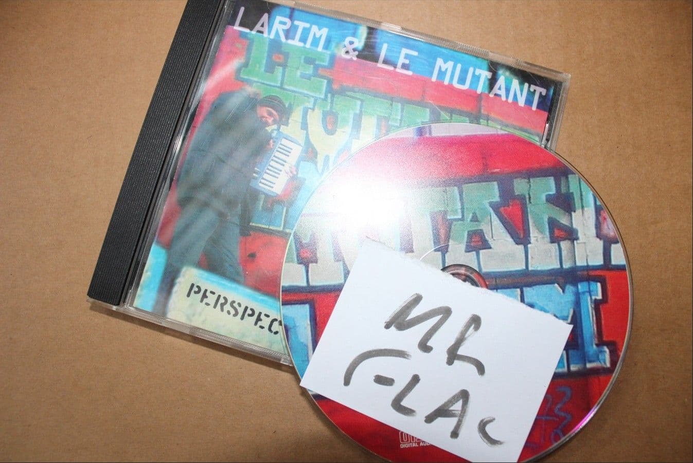 Larim_et_Le_Mutant-Perspective-FR-Bootleg-CD-FLAC-2005-Mrflac